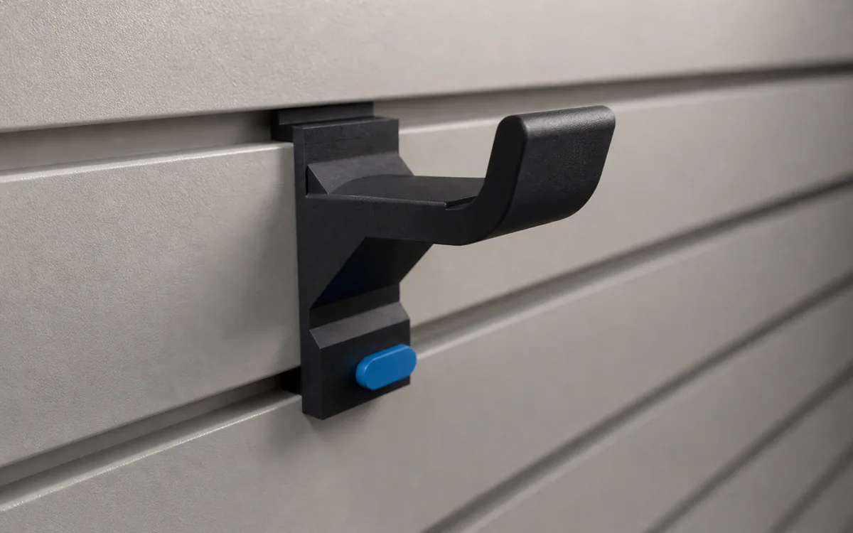 Game-controller saddle on a slatwall